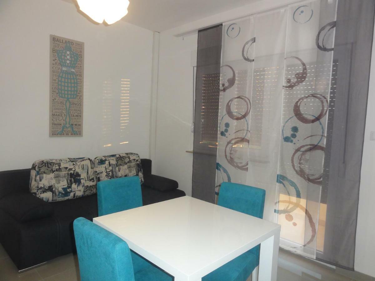 Apartment Roni Zara Esterno foto